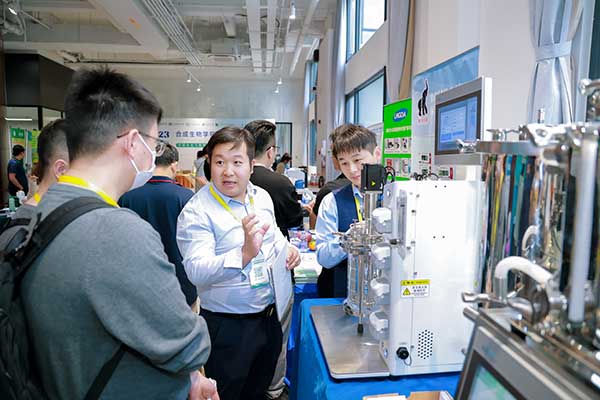 霍爾斯現場講解